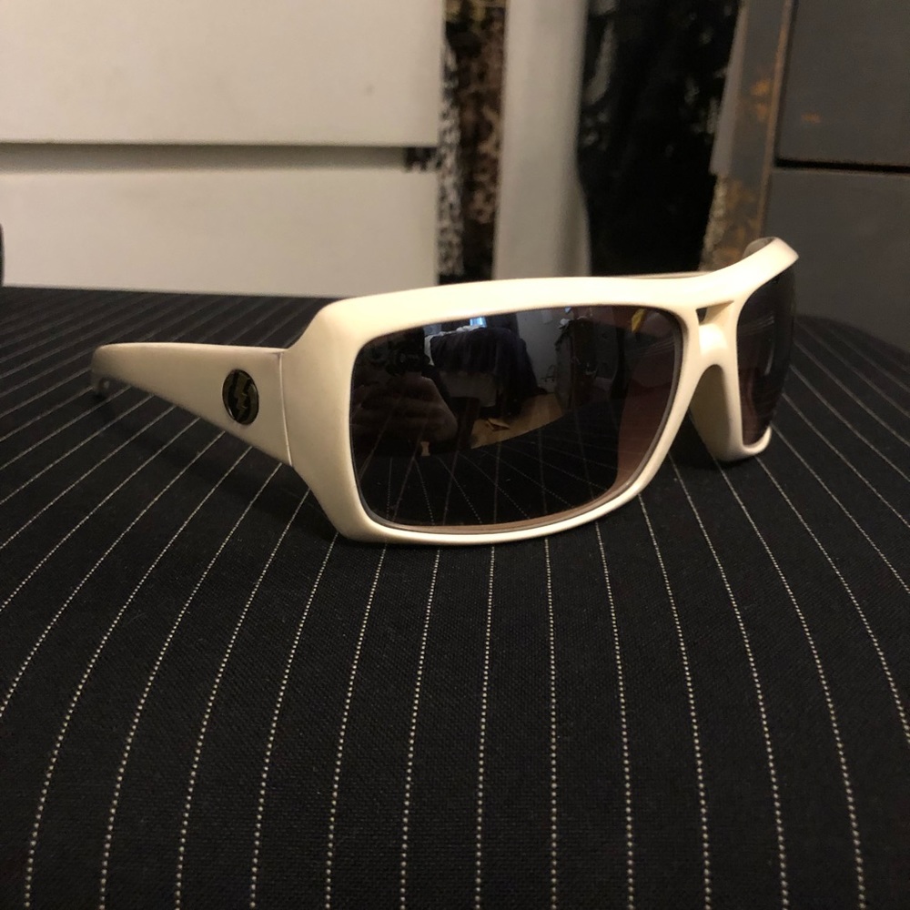 Electric sunglasses